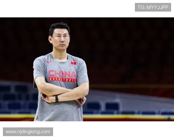 与杨娜畅谈篮球生涯的点滴与成长之路