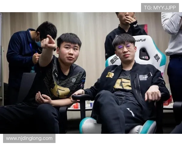DOTA2专题深度分析FPX战队的耐力与团队协作能力探讨 DOTA2专题深度分析FPX战队的耐力与团队协作能力探讨