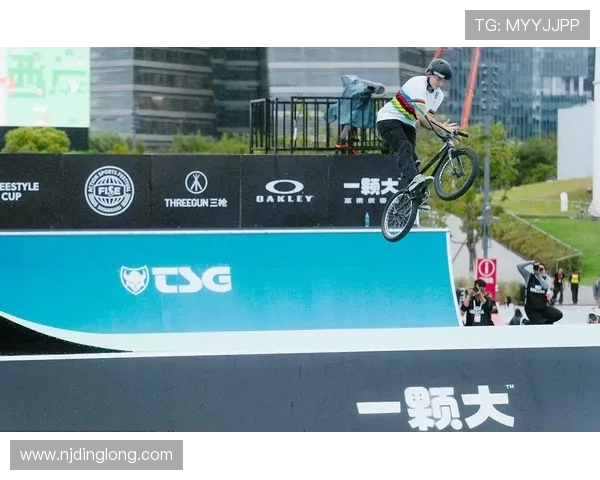 上海极限运动队的节奏与挑战探索:极限运动的魅力与未来发展分析 上海极限运动队的节奏与挑战探索:极限运动的魅力与未来发展分析