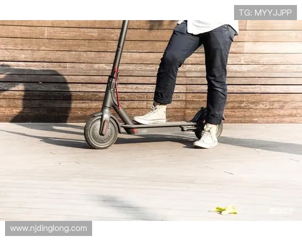 深圳滑板队防守策略分析与比赛表现的深度探讨 深圳滑板队防守策略分析与比赛表现的深度探讨