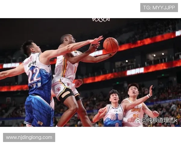 山西男篮与新疆男篮激战2017年10月精彩回顾与分析