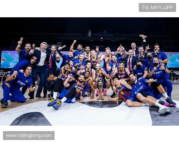 广州篮球队在世界杯积分榜上以53分强势领跑展现卓越实力